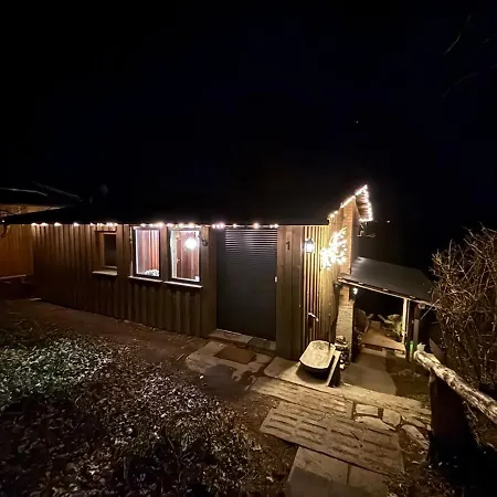 Fuxbau Design-ferienhaus Im Harz Mit Sauna Und Kamin ثال